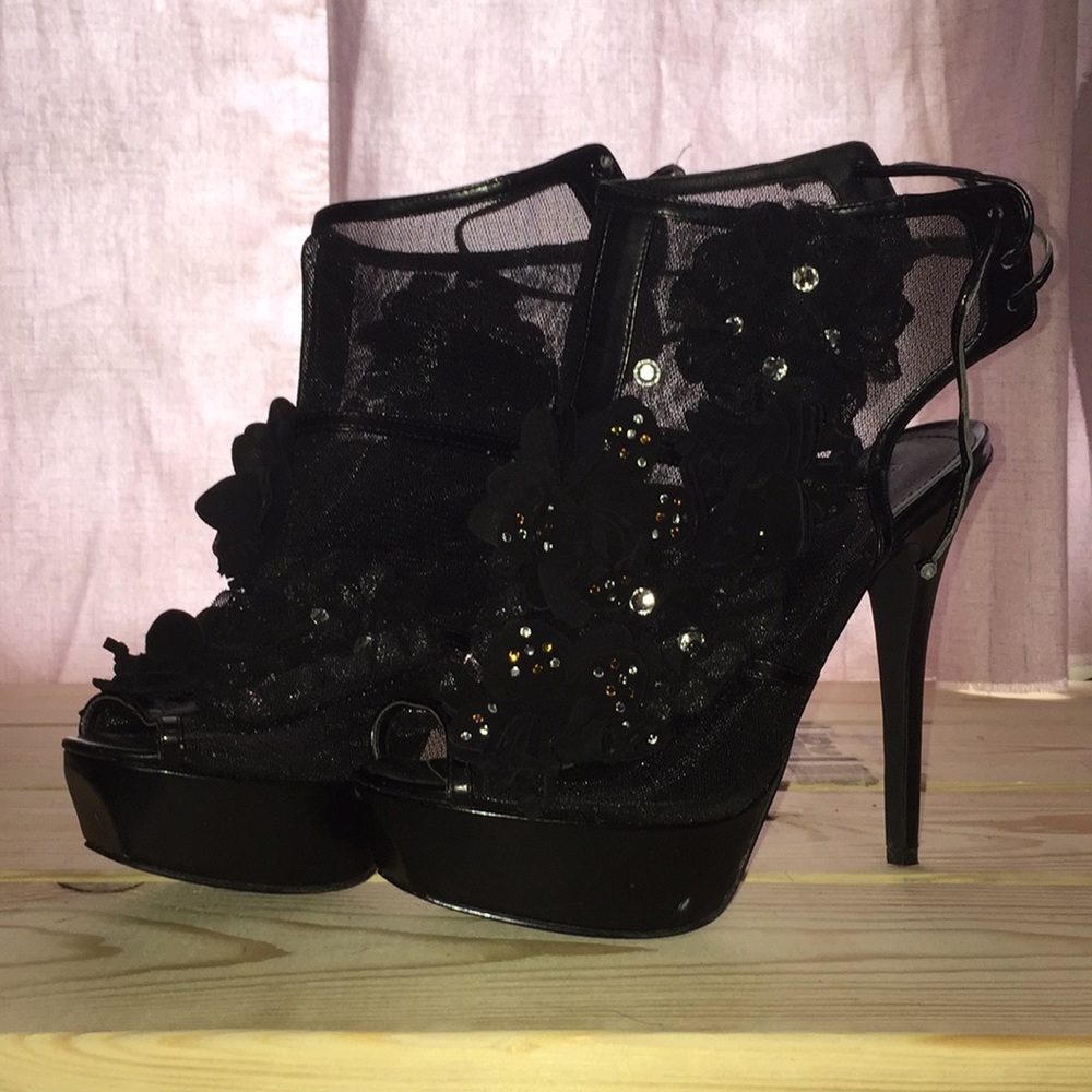 Colin Stuart heels
